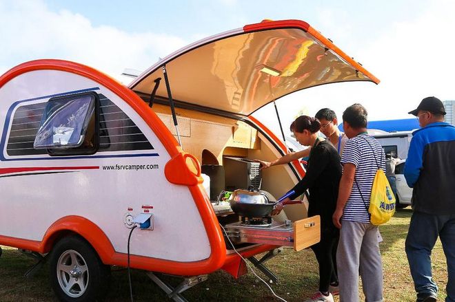 “移动成本”置换“固定支出”！开元棋牌房车卖爆了：年轻人用(图3)